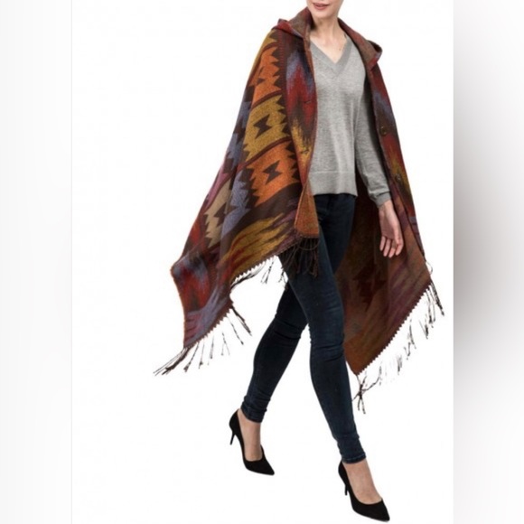 eUty Women Oversized Patterned Poncho w/Hoodie with 2 Button Closure and Tassels - Picture 3 of 9
